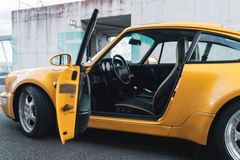 Fahrzeugabbildung Porsche 964 Turbo 3.6 *Speedgelb / Speedline / Dt. Fzg*