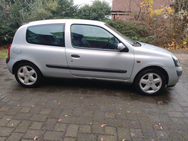 Renault Clio 1,4 16V Stadtwagen Winterauto...