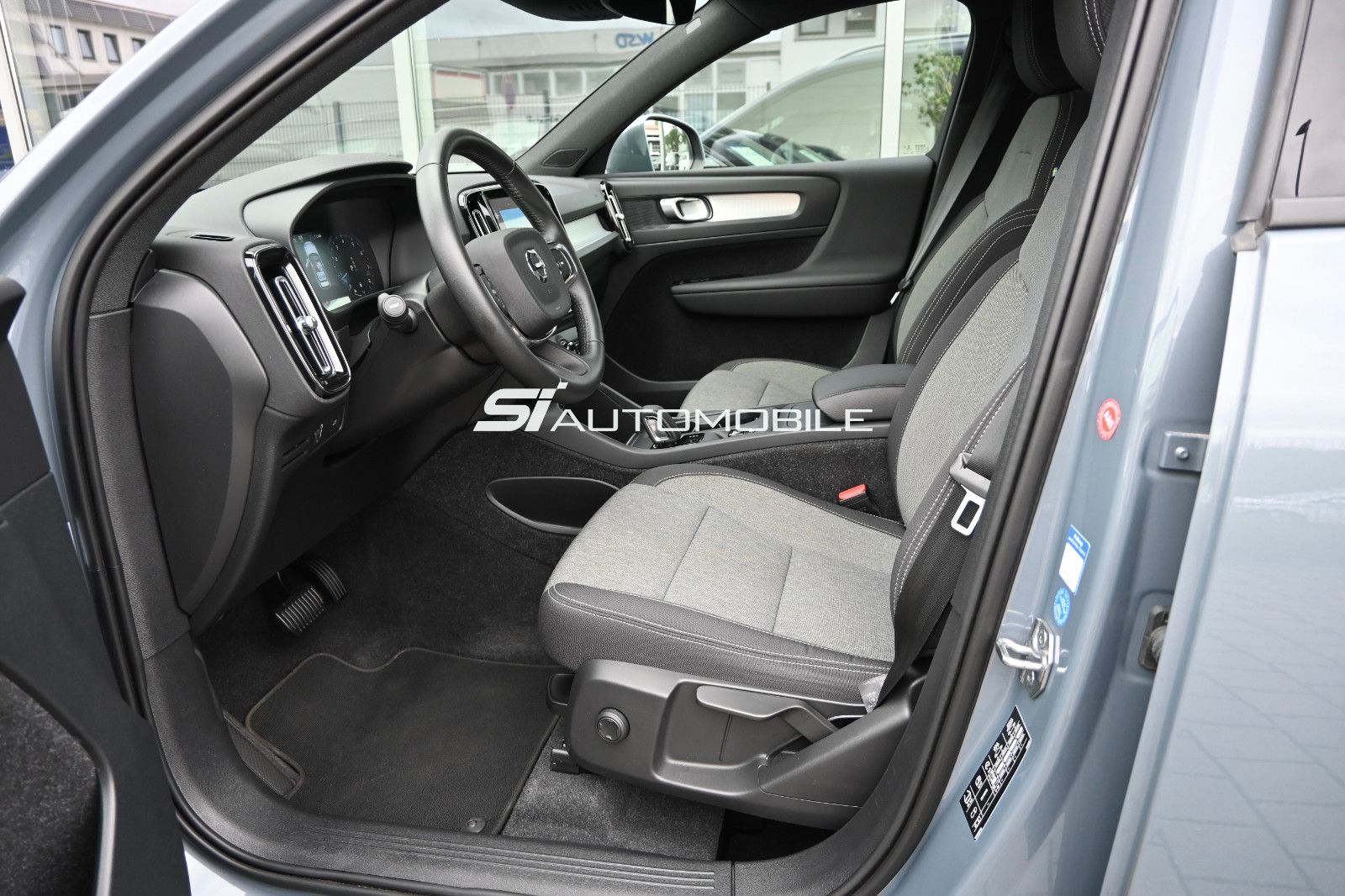 Fahrzeugabbildung Volvo XC40 B4 AWD Momentum Pro Aut. °AHK°STANDHEIZUNG°