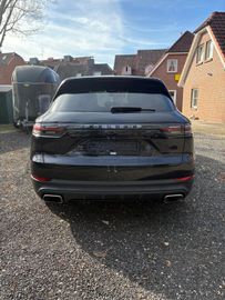 Porsche Cayenne - 6