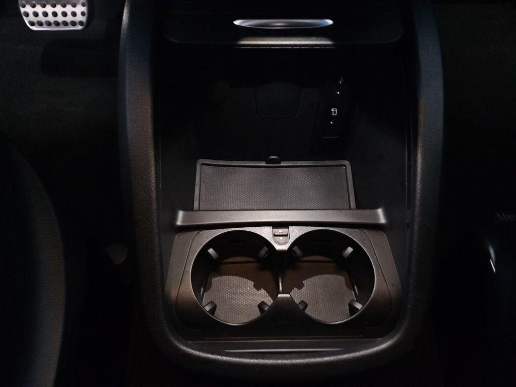 Fahrzeugabbildung Mercedes-Benz V 300 ED lang 4x4 7 Sitze AMG 2,5tAHK Sound STHZ