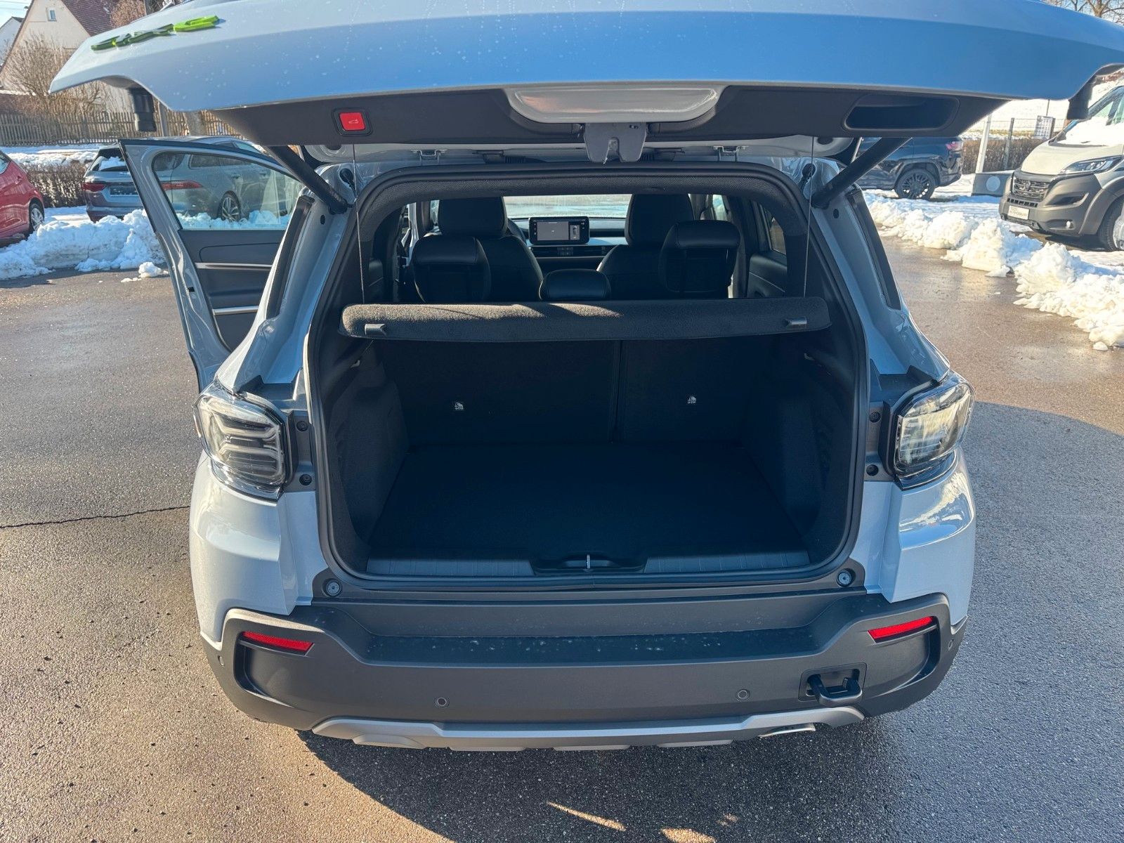 Fahrzeugabbildung Jeep Avenger Sitzheizung LED PDC adap. Tempomat