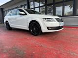Skoda Octavia Combi 2.0 TDI Style/AUTOM/SHZ/PANO./EU6 - Skoda Octavia: Eu