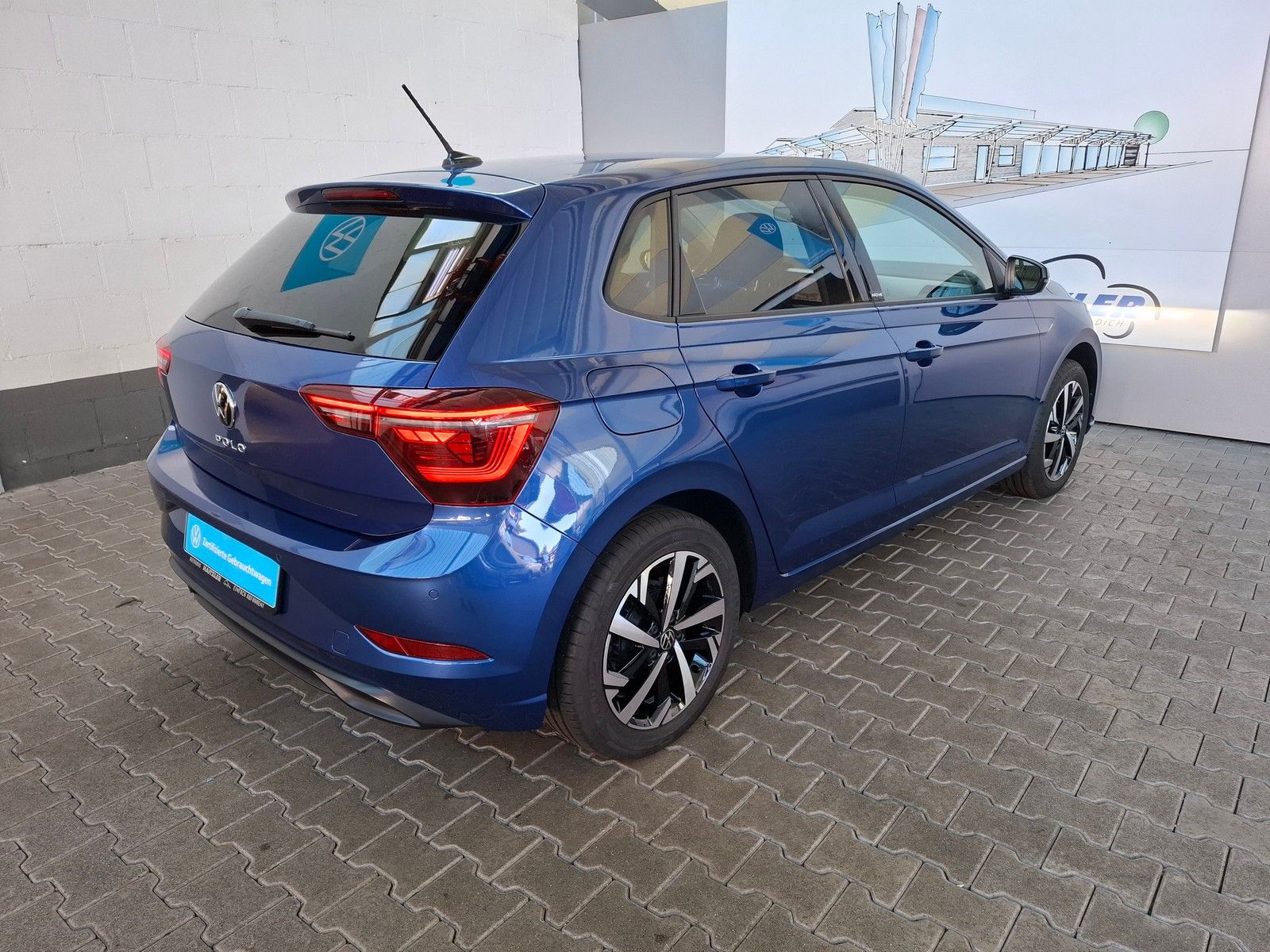 Fahrzeugabbildung Volkswagen Polo VI Move + Kamera+IQ.Light.+Navi+App Connect