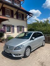 Mercedes-Benz 220