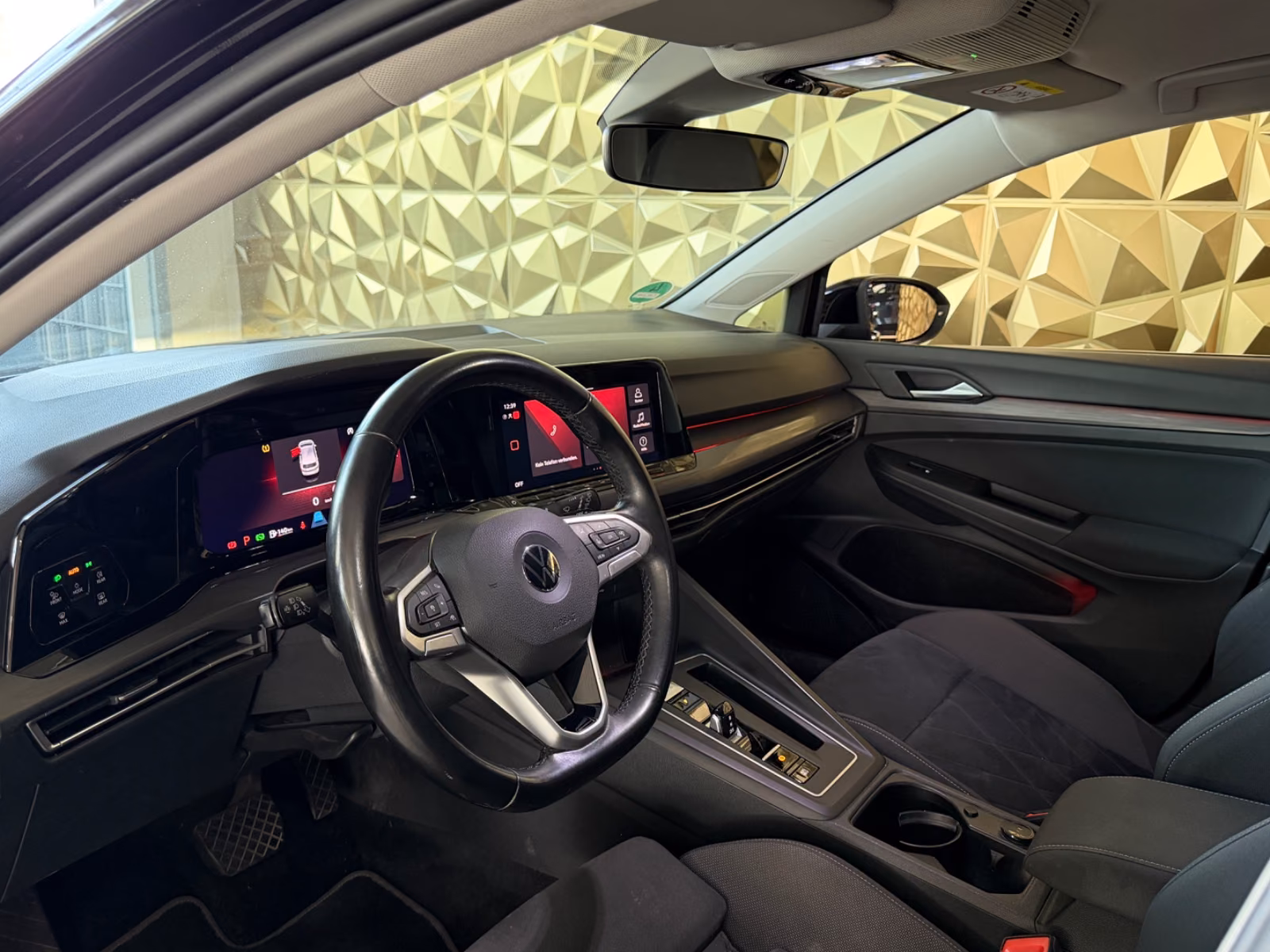 Volkswagen Golf VIII 2.0 TDI Lim. Style AUTOMATIK NAVI LED, миниатюра 2