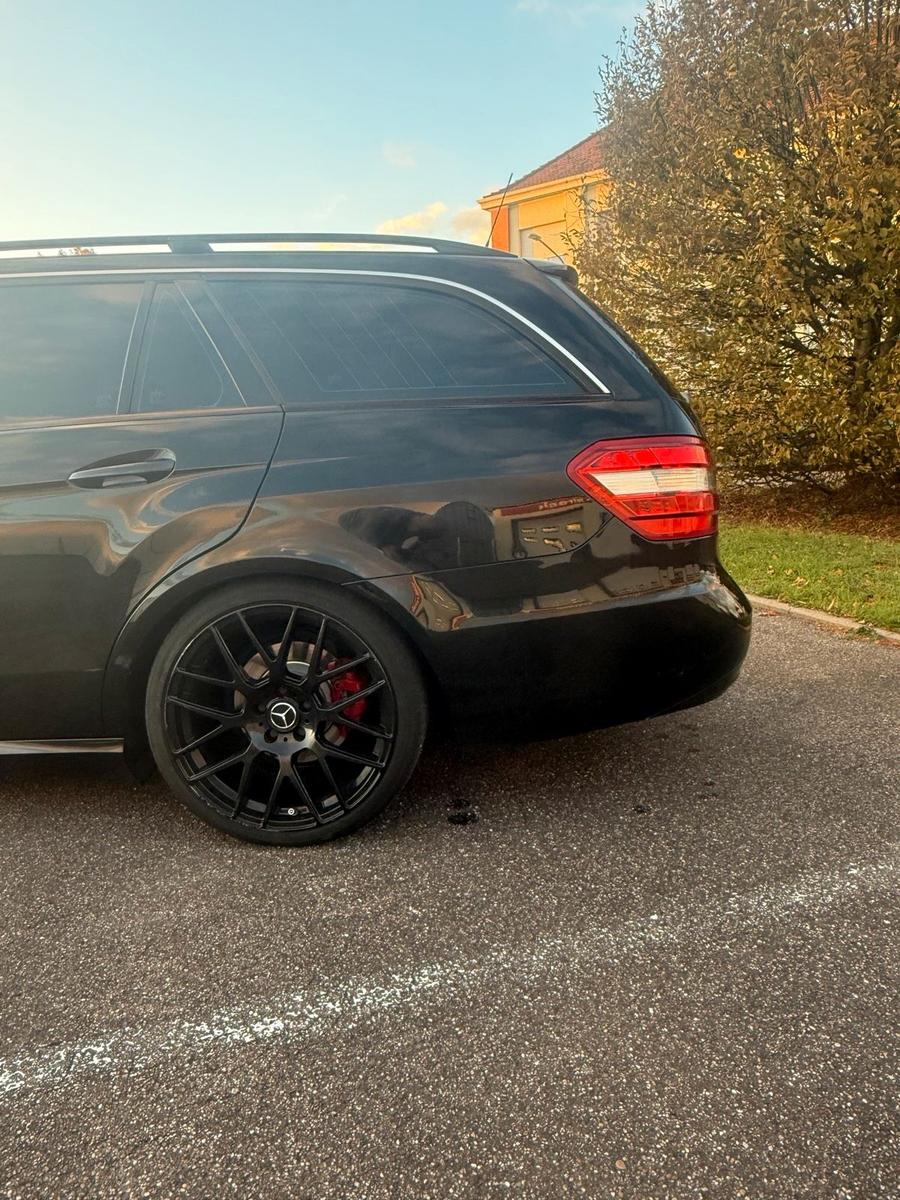 Mercedes-Benz E200 2011 — photo 12