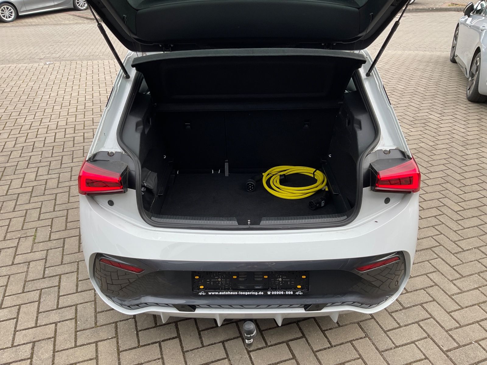 Fahrzeugabbildung CUPRA Born 58 kWh 150 kW,Kamera,Navi,Sitzheizung,AHK