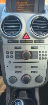 Opel Corsa 1.4 Selection 74kW Selection - Opel Corsa aus 2011: 1.4