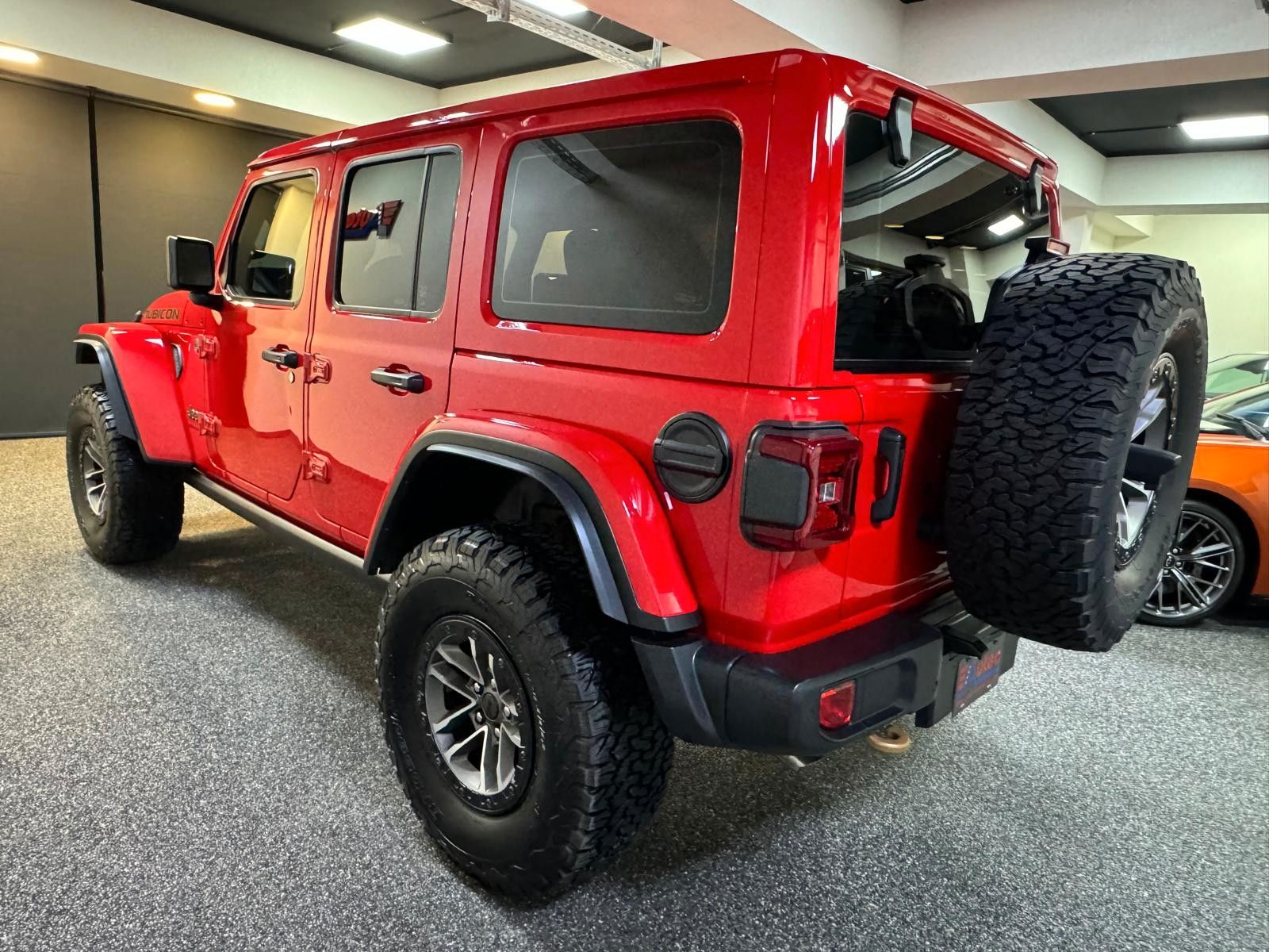 Fahrzeugabbildung Jeep RUBICON 392-6.4L HEMI V8-RECON 35"-STEEL BUMPER