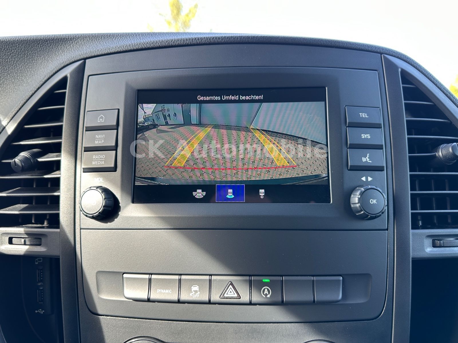 Fahrzeugabbildung Mercedes-Benz Vito Tourer Pro 124 Edition Autom/8Sitze/Kam/AHK