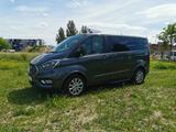 Ford Tourneo Custom Titanium L1H1 - graue Ford Tourneo Custom