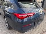 Mercedes-Benz CLA 180 SB, wie Neu, Top, 18 tKM, SCHALTER - blaue Mercedes-Benz CLA 180 Shooting Brake