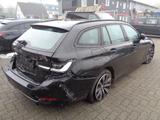 BMW 318i Touring Auto - BMW: Unfallwagen