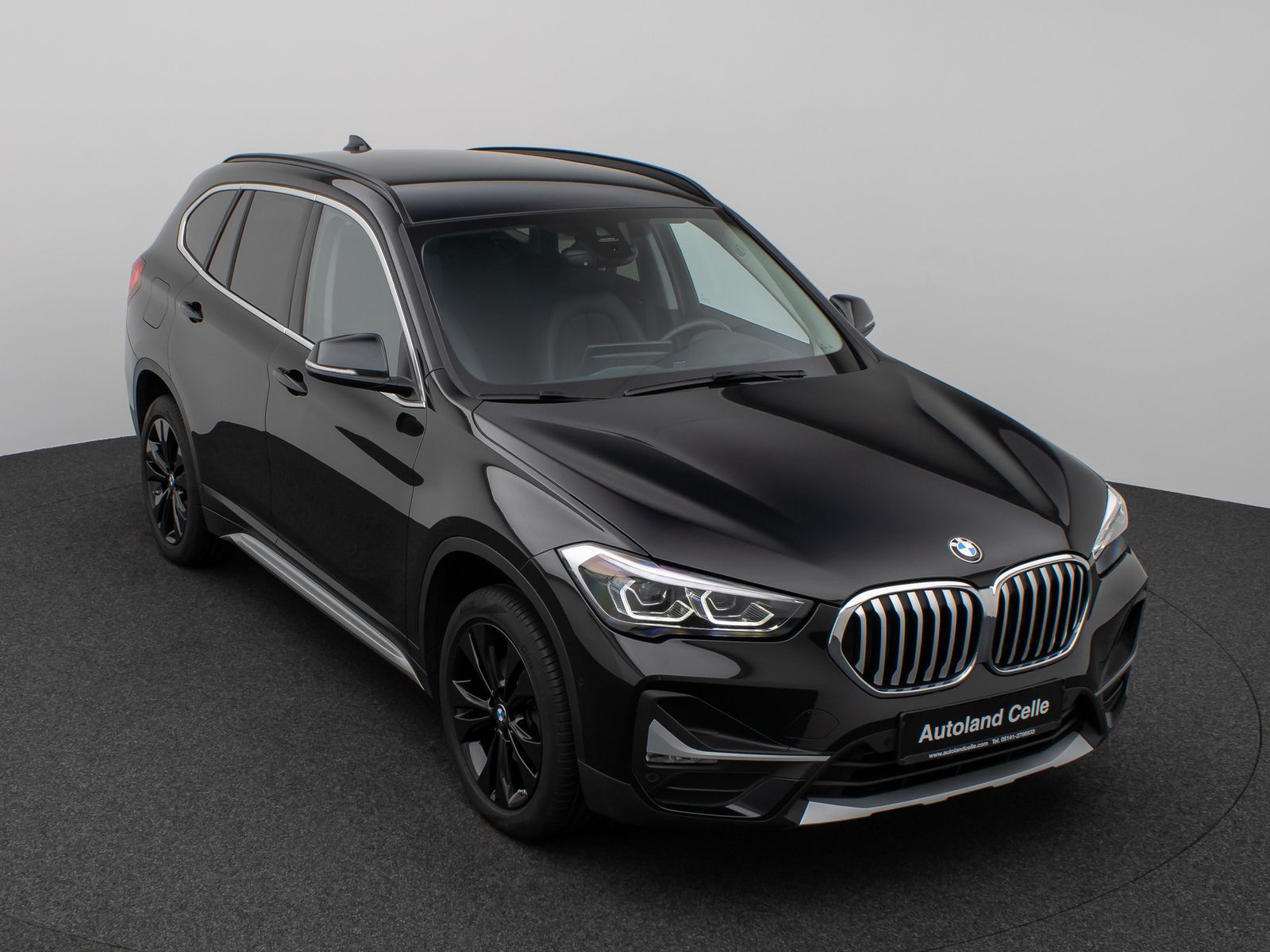 Fahrzeugabbildung BMW X1 sD18d xLine Parkassist HUD DAB Lenkrhzg Alarm