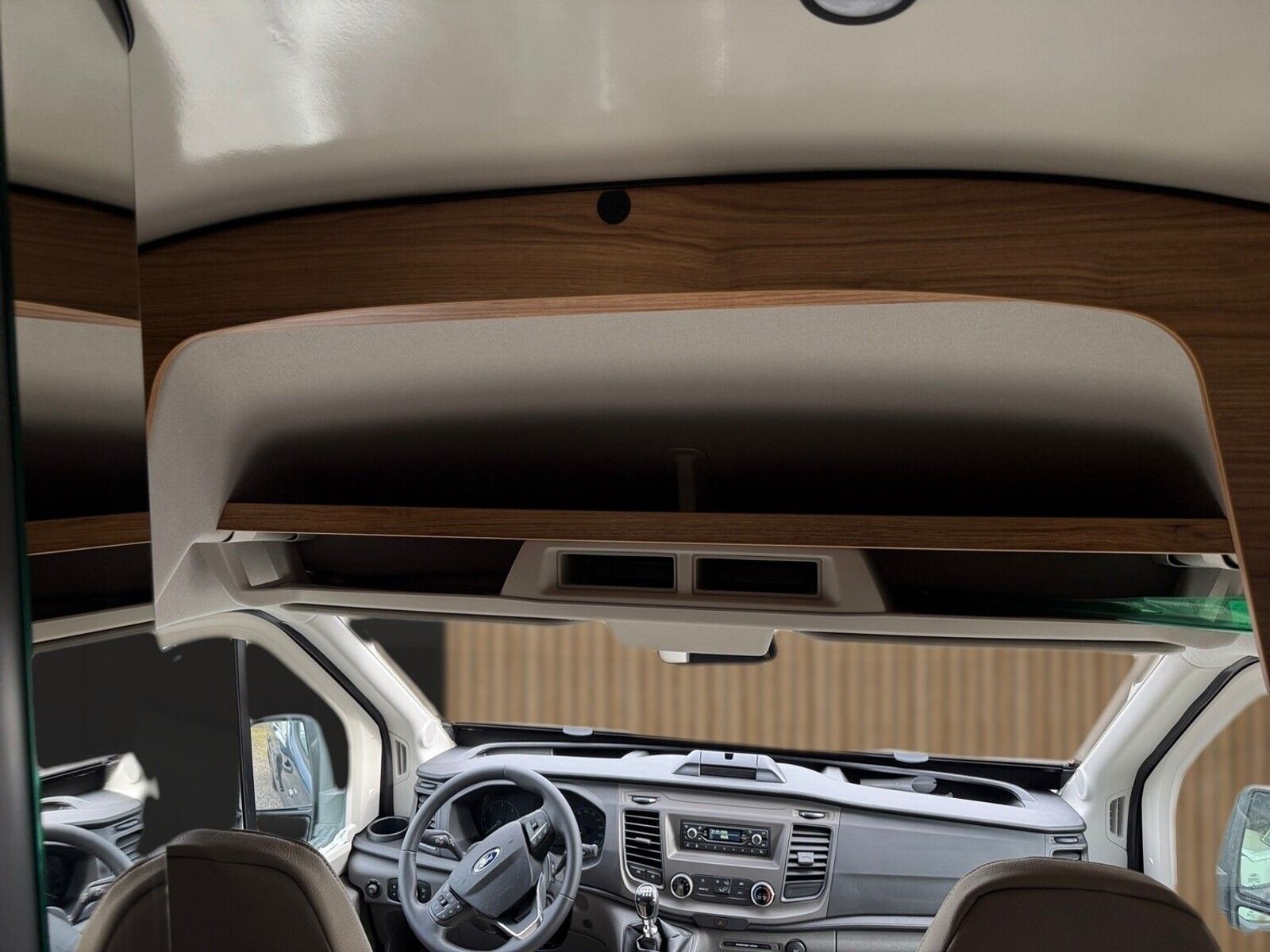 Fahrzeugabbildung Karmann Dexter 4x4 DE 570 AW Klima, RFK, El. Trittstufe