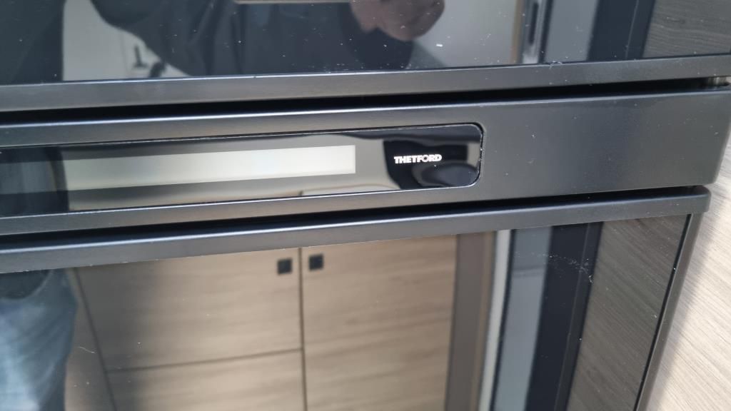 Autohaus Zimpel & Franke -  Challenger 260 neues Modell 8 Gang Automatik+Markise+Solar - Bild 10