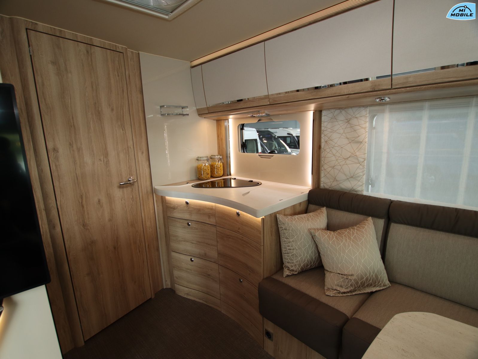 Fahrzeugabbildung Eura Mobil Integra Line 695 LF *SCHAUSONNTAG 11-16 Uhr*