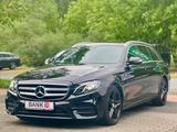 Mercedes-Benz E350d T-Modell 4Matic*AMG*CAM*SHZ*AHK - Mercedes-Benz: 35