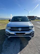 Volkswagen T-Cross 1.0 TSI DSG Garantie geringe Kilometer - VW T-Cross Gebrauchtwagen in Köln