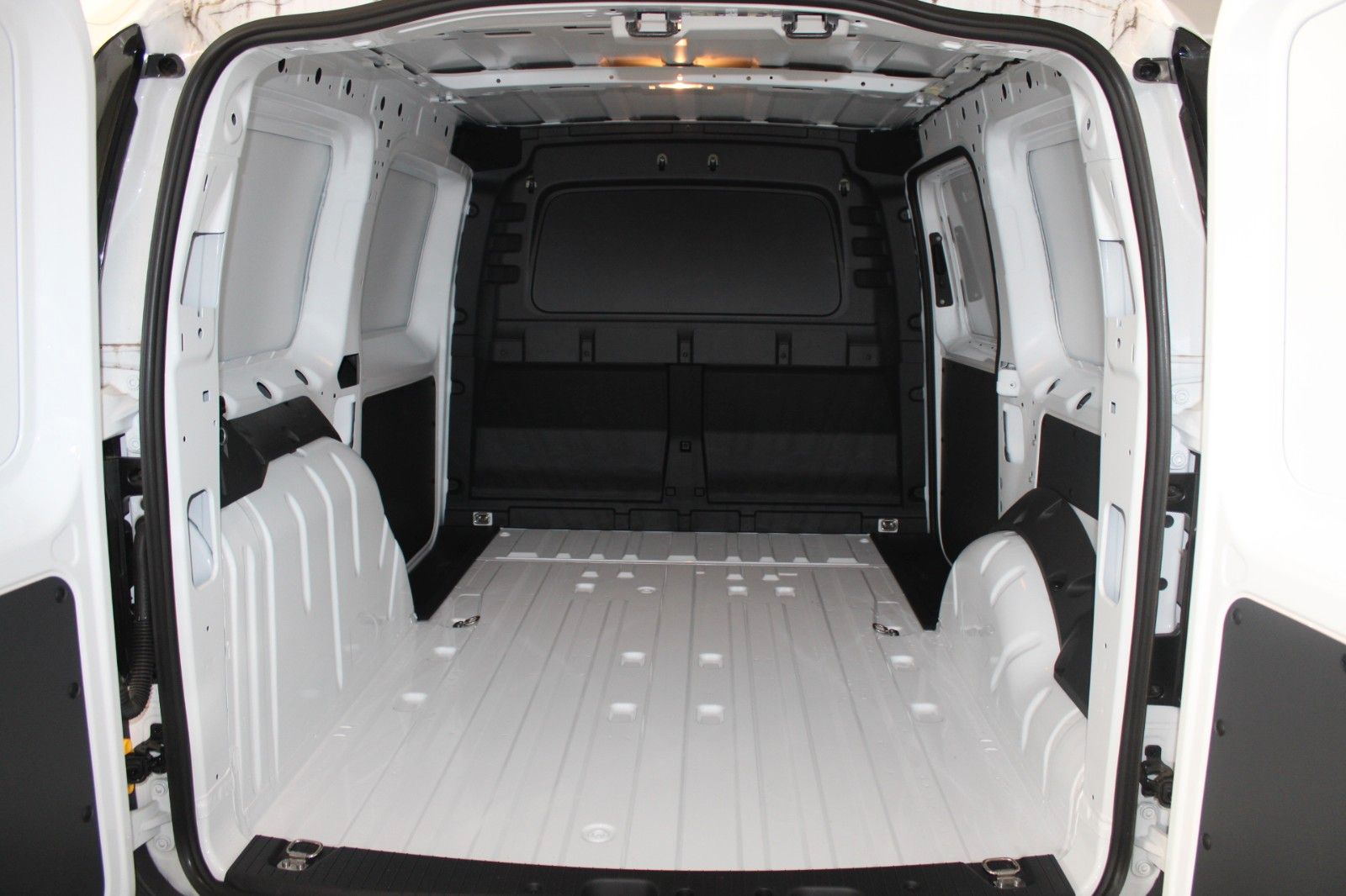 Fahrzeugabbildung Ford Transit Connect TREND L2 Lang AHK IACC NAVI uvm.