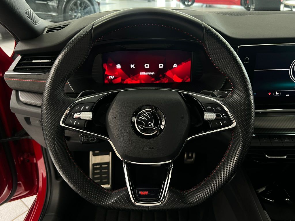 Skoda Octavia RS iV*LED*CANTON*pACC*HUD*KEYL*DCC*TOTW*
