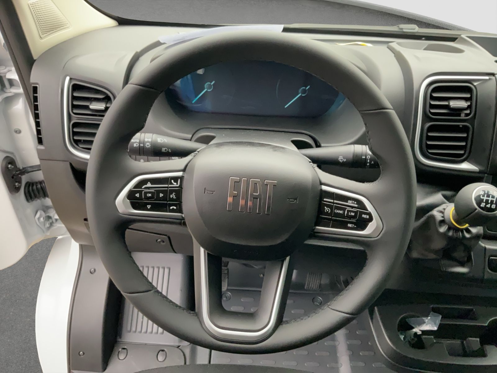 Fahrzeugabbildung Fiat Ducato L3H2 140 MJ Schwingsitz Kamera Navi