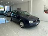 Volkswagen Golf 1.6 16V cat 5 porte Highline - Volkswagen Golf aus 2002: 1.6