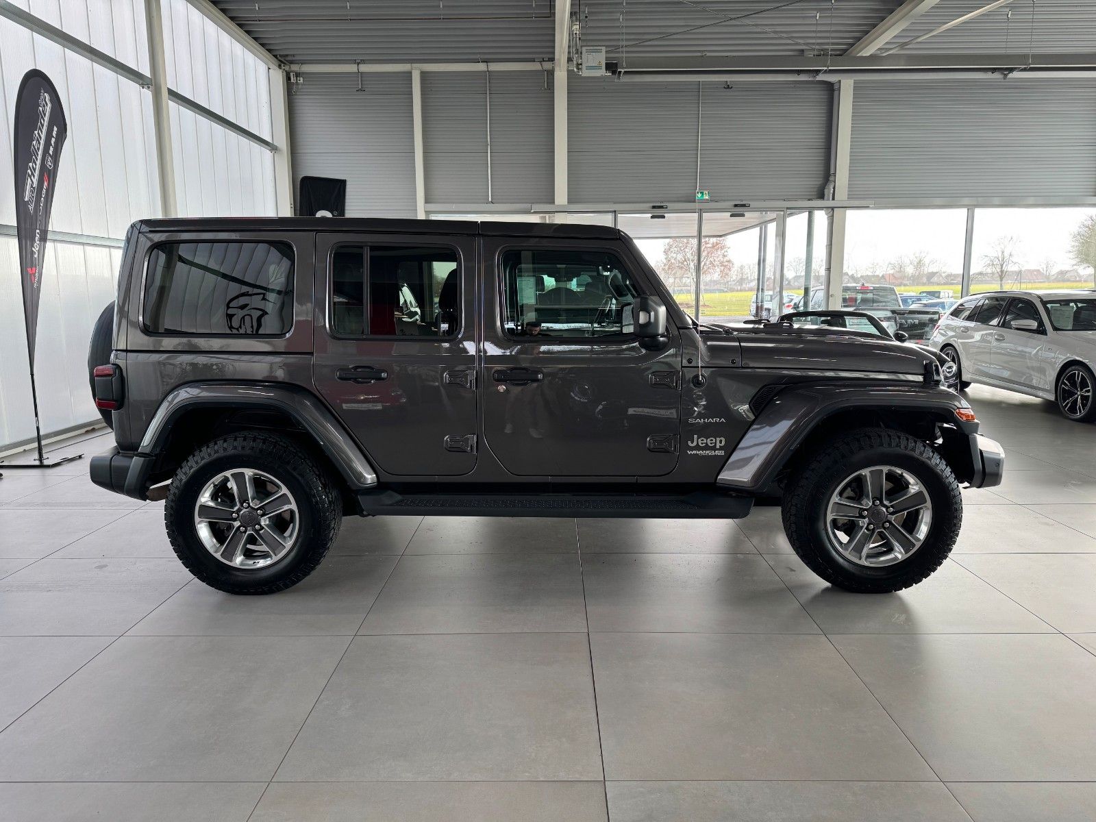 Fahrzeugabbildung Jeep Wrangler Unlimited 2.0 T-GDI Sahara "Di.-Sperre"