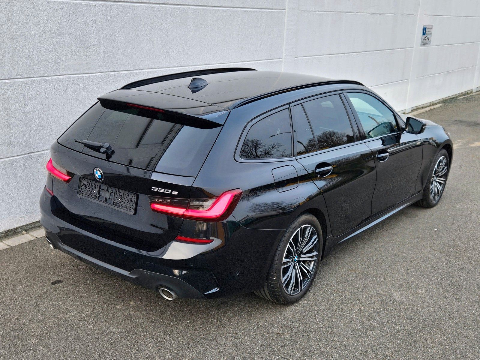BMW 330e*LCProf*M-SPORT*HUD*ACC*PARKASS+*KEYLESS GO foto 4