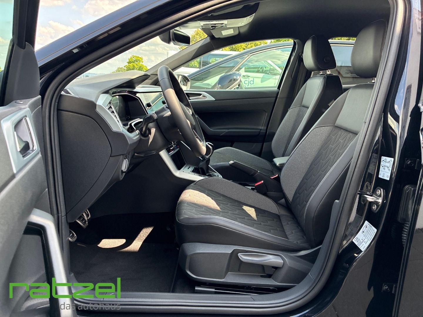 Fahrzeugabbildung Volkswagen Taigo GOAL 1.0 TSI LED+AHK+ACC+PDC Navi Digitale