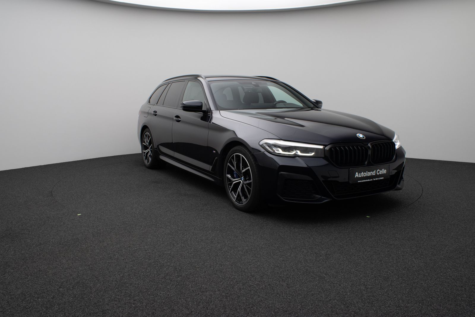 Fahrzeugabbildung BMW 540d xD M Sport Panorama DAB B&W Fernlichtassist