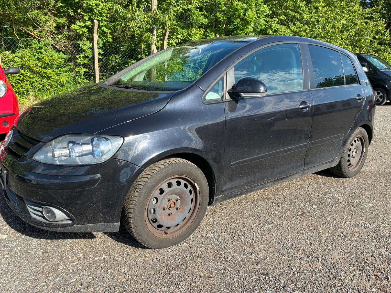 Volkswagen Golf Plus.   HU 02/27