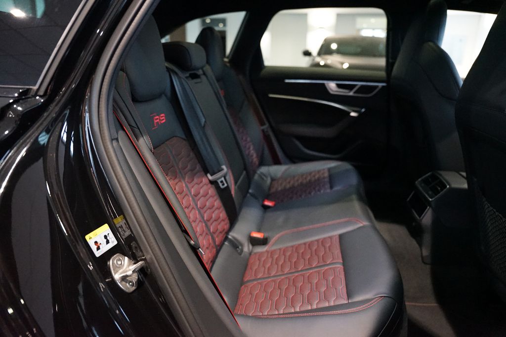 AUDI RS6 performance | RS-Designpaket+ | Pano | HuD AUDI RS6 performance | RS-Designpaket+ | Pano | HuD