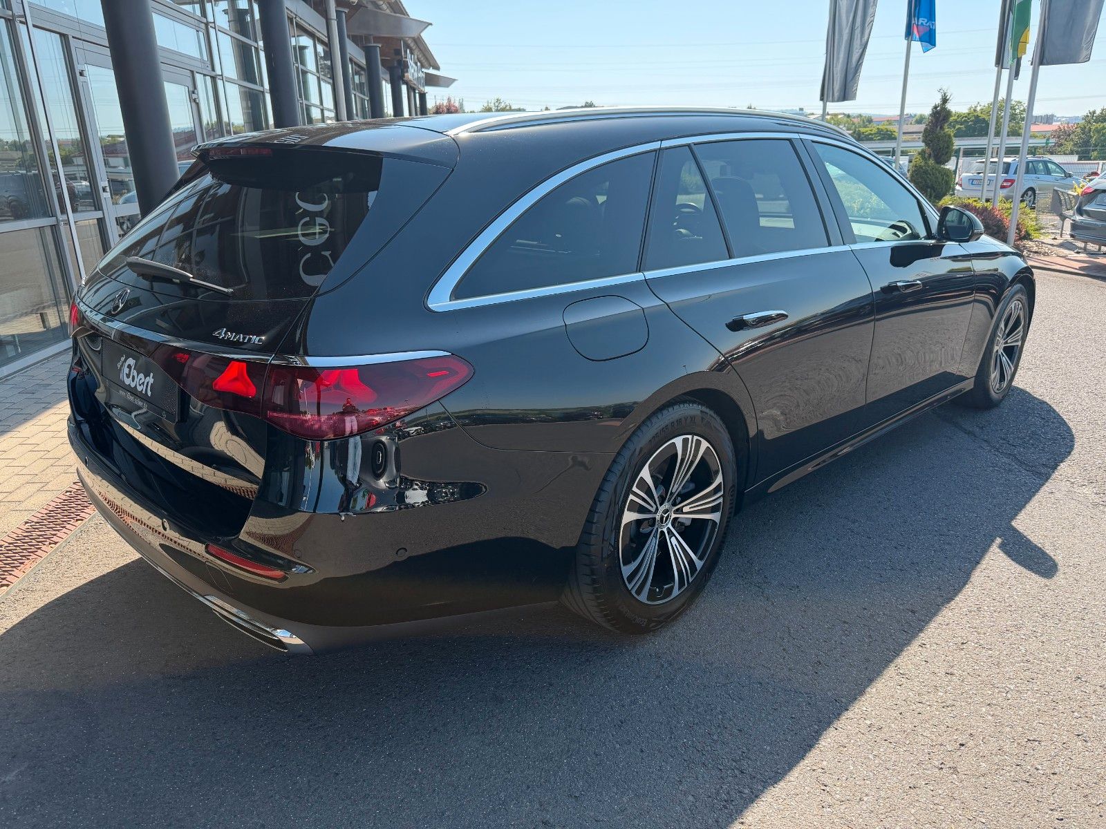 Fahrzeugabbildung Mercedes-Benz E 450d 4M T Avantgarde+Pano+AHK+Distr+Memory
