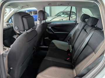 Volkswagen Tiguan - 9