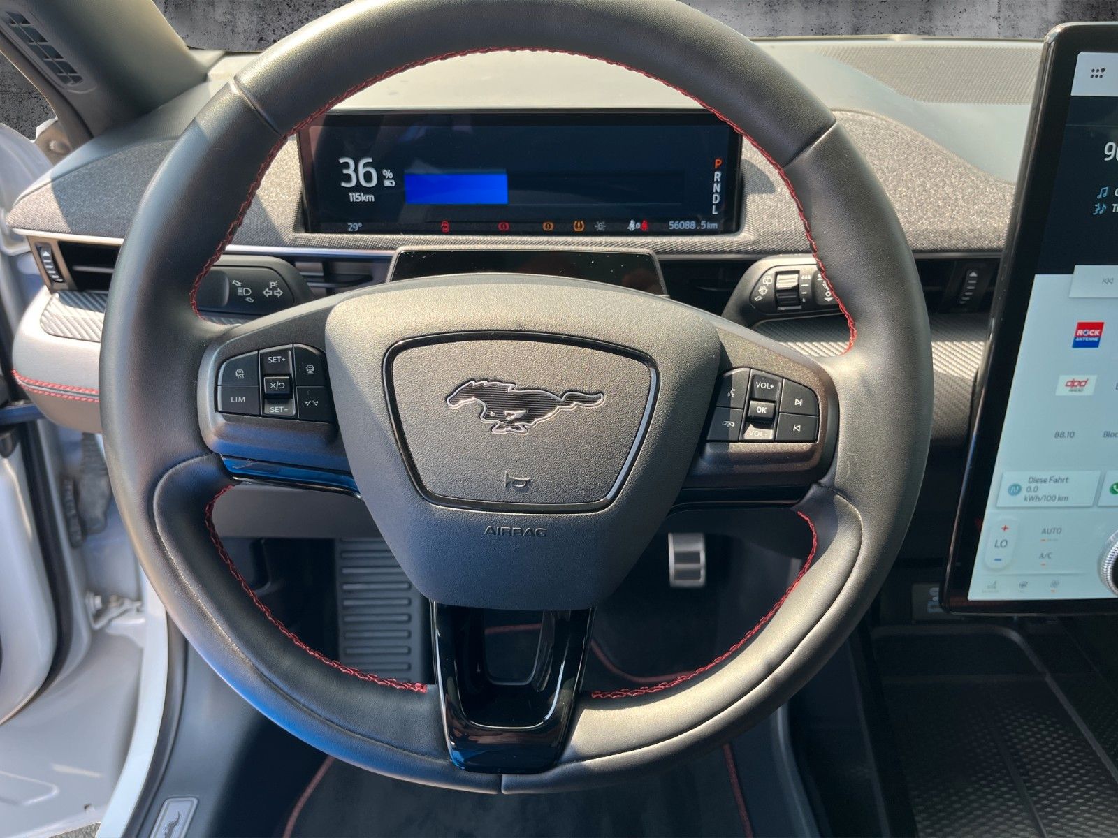 Fahrzeugabbildung Ford Mustang Mach-E AWD