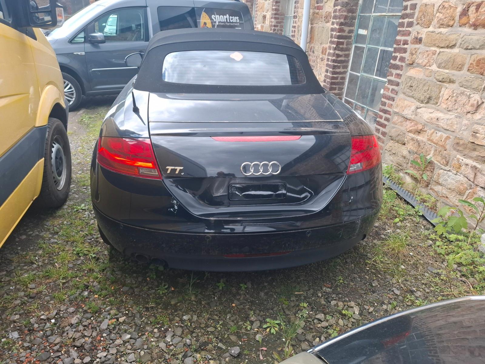 Audi TT Roadster 2.0 TFSI Unfallschaden vorne Rechts