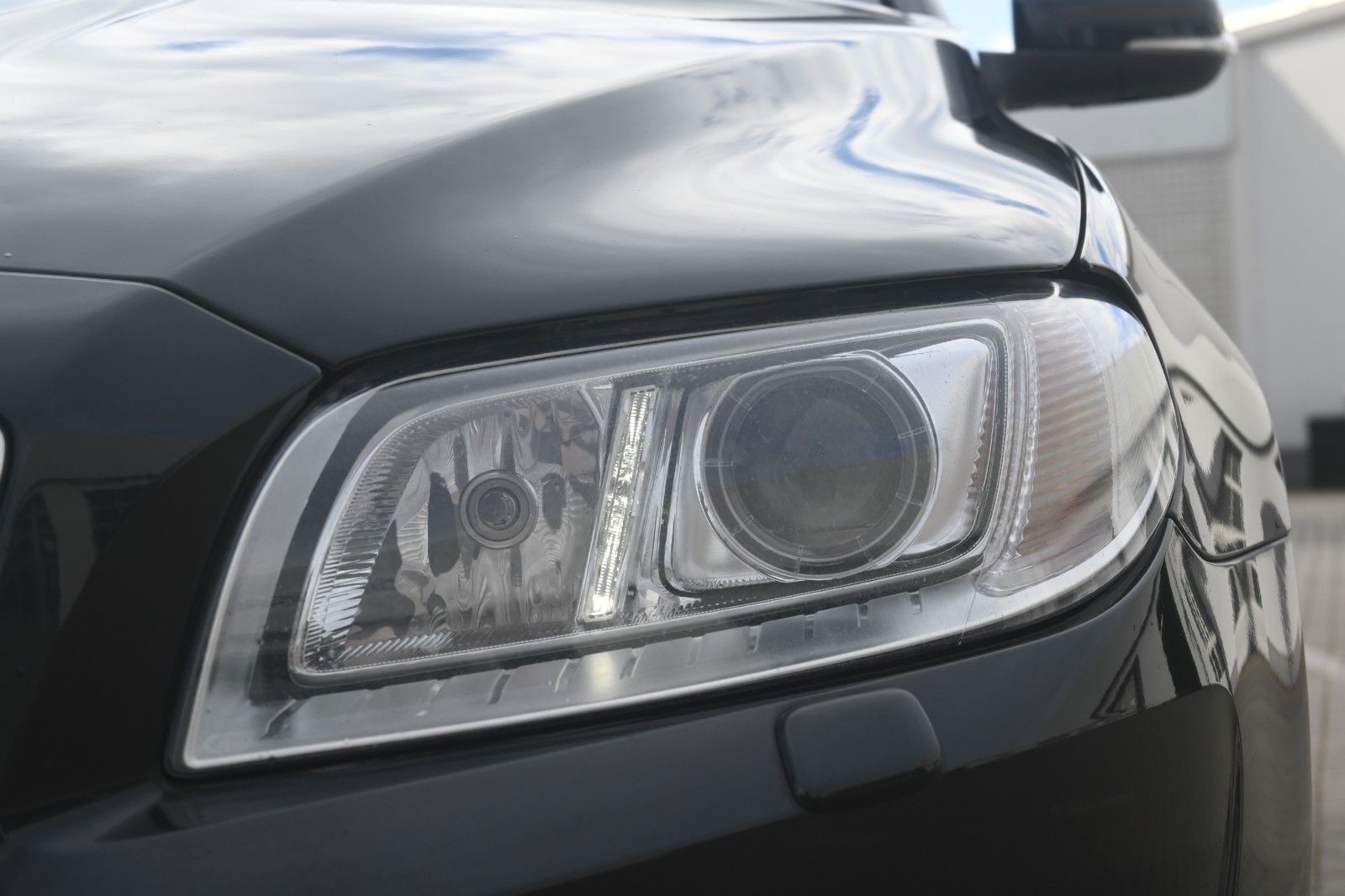 Fahrzeugabbildung Volvo V70 Kombi D3 DPF Black Edition*NAV*TEMP*Mietkauf