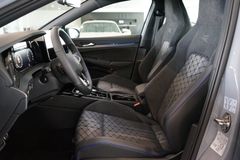 VW Golf 1.5 eTSI DSG R-Line| Pano | HuD | 18" VW Golf 1.5 eTSI DSG R-Line| Pano | HuD | 18"