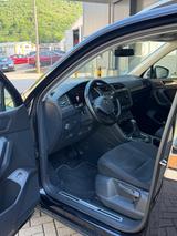 Volkswagen Tiguan Allspace 2.0 TDI SCR DSG 4MOTION Highline - Volkswagen Tiguan Allspace mit Diesel-Antrieb: Schwarz, Head-Up Display