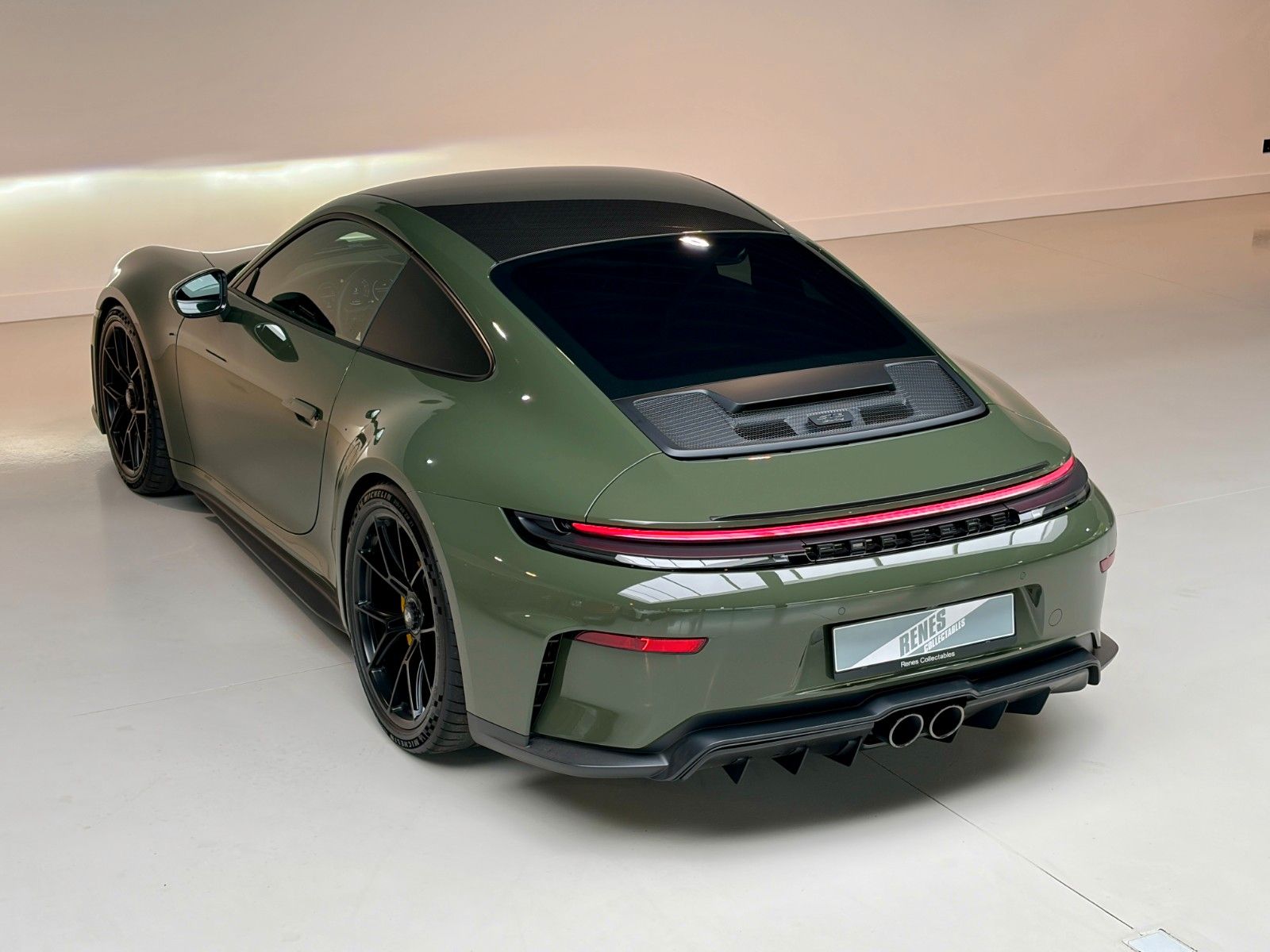 Porsche 992 GT3 mit Touring-Paket 2500KM imagem 3