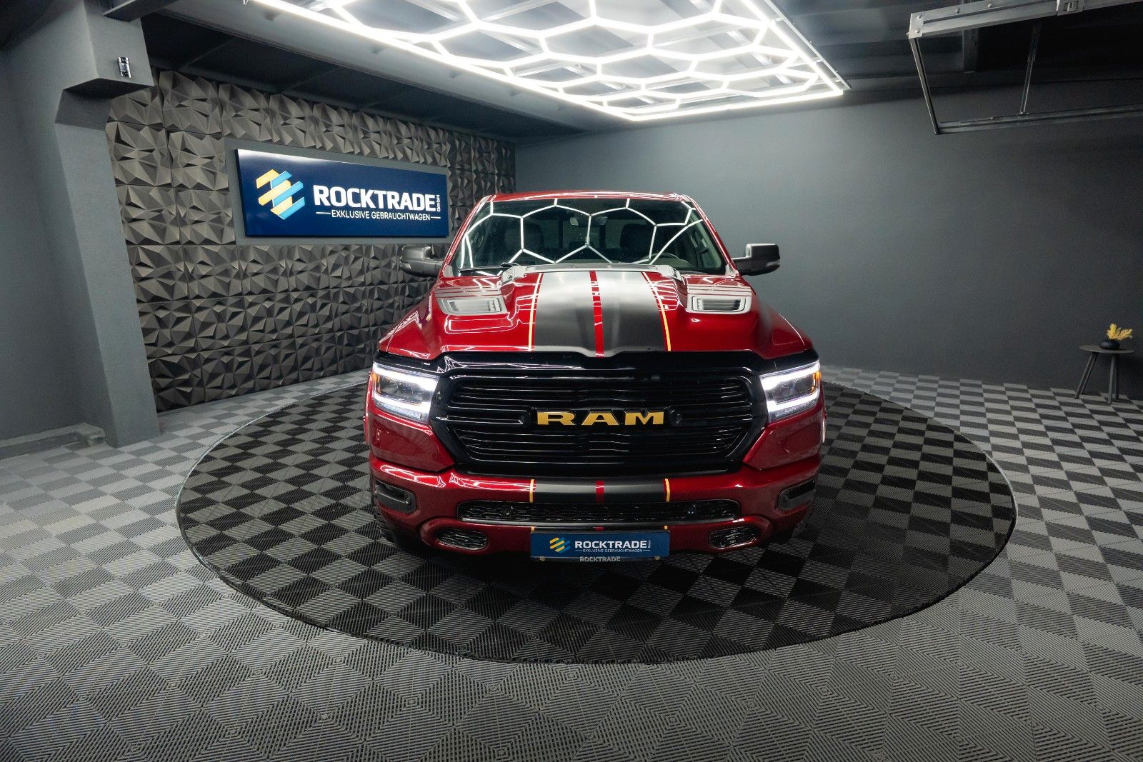Fahrzeugabbildung Dodge RAM 5.7 V8 HEMI 4x4 OFFROAD Night-Paket *LED*19%