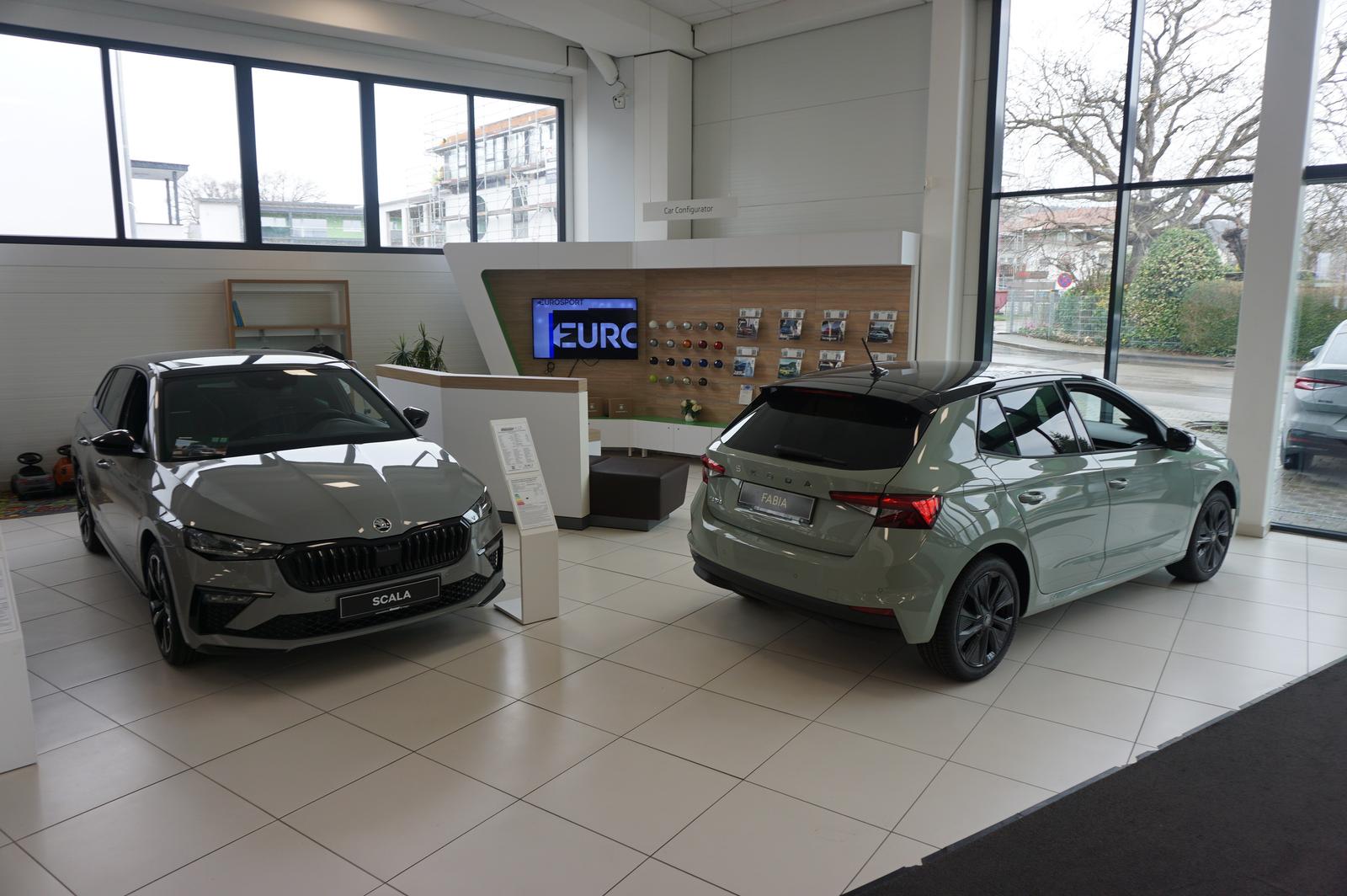 showroom-image-top