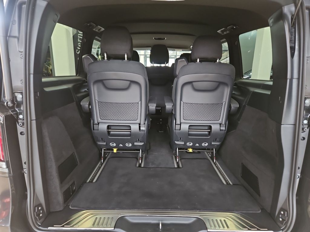 Fahrzeugabbildung Mercedes-Benz V 300 STYLE lang AMG 7 Sitze 2,5t AHK EASY-PACK