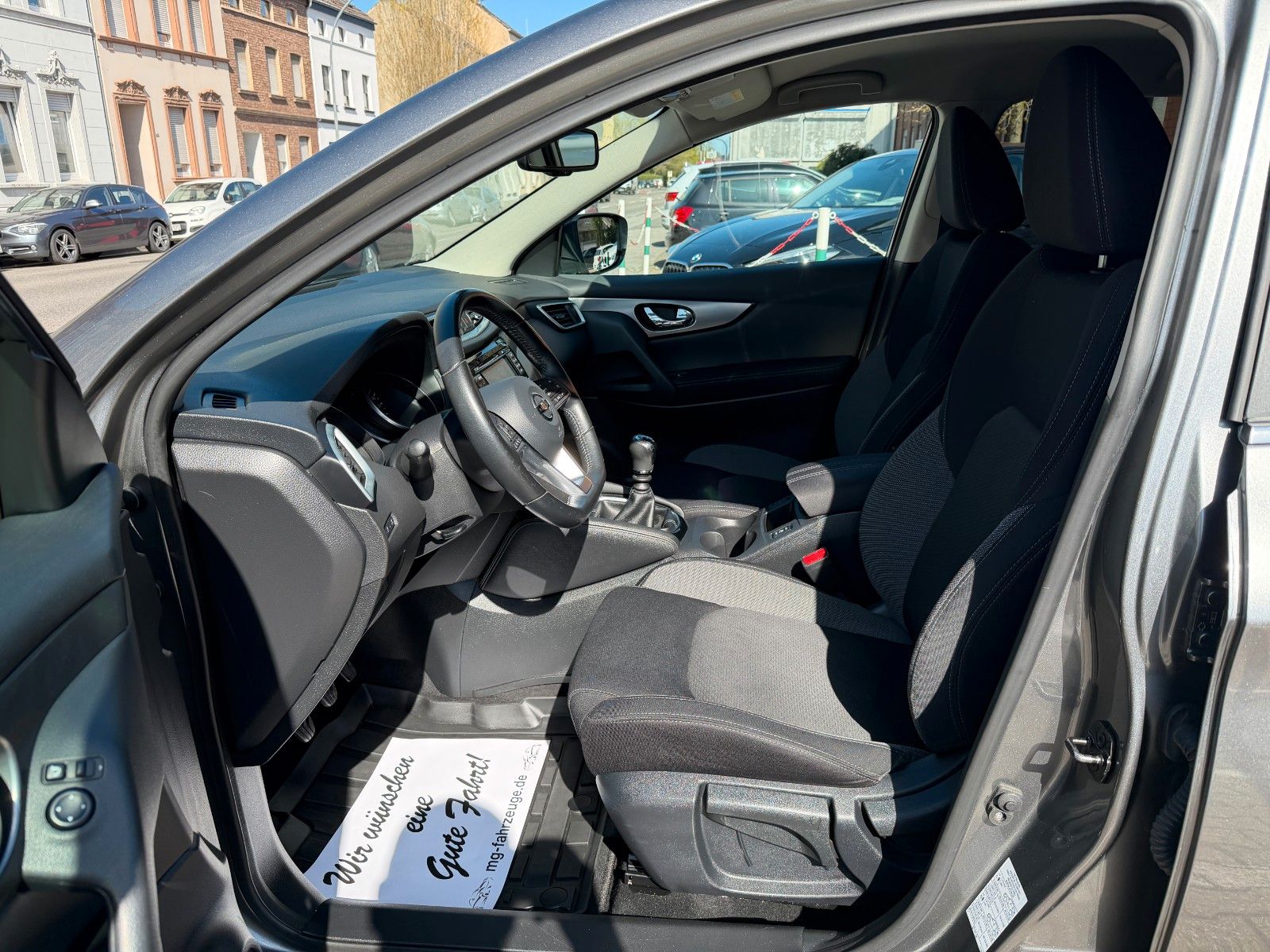 Fahrzeugabbildung Nissan Qashqai N-Connecta 1-HAND NAVI 360 KAMERA TEMPOM