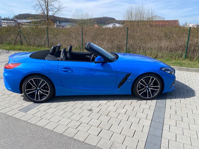 BMW Z4 sDrive20i M SPORT, 19 Zoll, Blau-Metallic