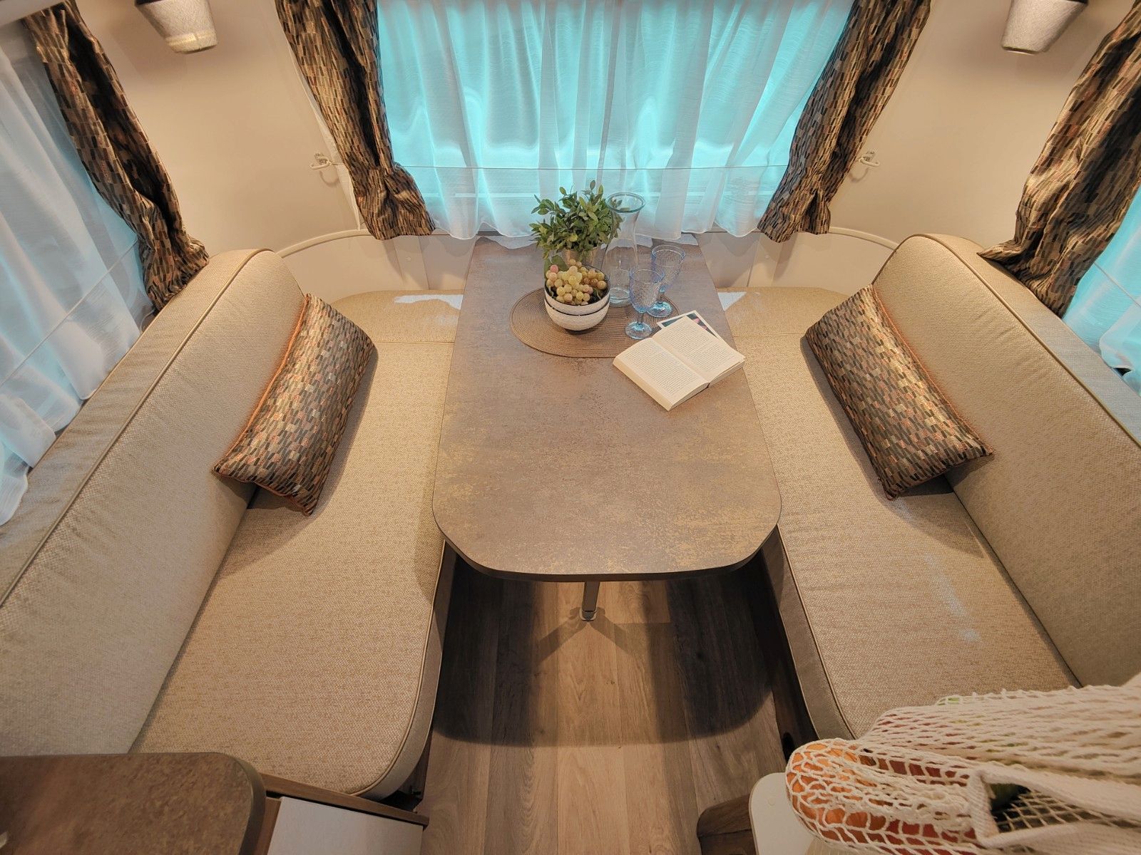 Fahrzeugabbildung HYMER / ERIBA / HYMERCAR Touring 560 Legend Urban 2026