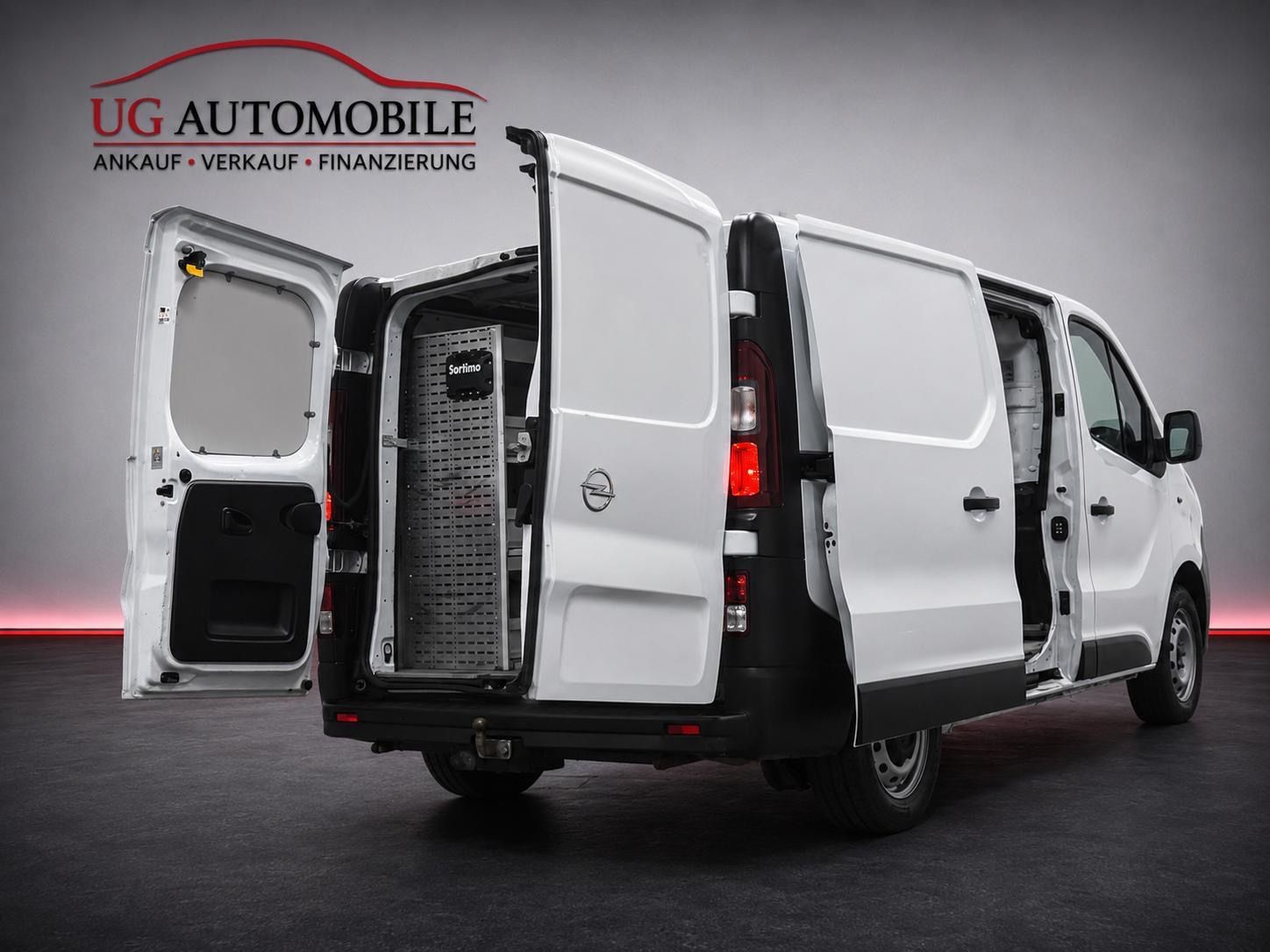 Opel Vivaro - 1