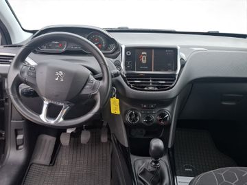 Peugeot 2008 Active 1.2 PureTech 110 Kam.+Pano+SHZ+PDC